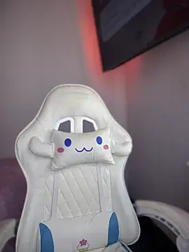 isabela l online show from 09-21-25, 05:36