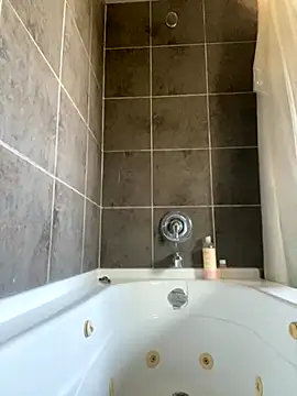 Snapshot of starsaligned chatting on 10-20-25, 07:36 starsaligned online show from 10-20-25, 07:36