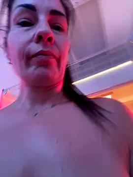 Snapshot of starsaligned chatting on 11-11-25, 05:13 starsaligned online show from 11-11-25, 05:13