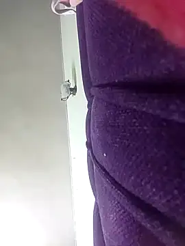 Snapshot of modysalpoy chatting on 12-21-25, 12:29 modysalpoy online show from 12-21-25, 12:29