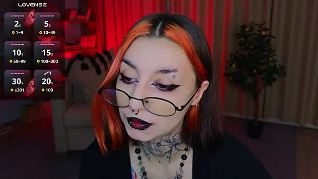Snapshot of Mistress__Marcelline chatting on 06-15-26, 01:41 Mistress Marcelline online show from 06-15-26, 01:41