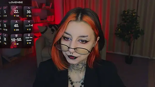 Snapshot of Mistress__Marcelline chatting on 06-17-26, 01:30 Mistress Marcelline online show from 06-17-26, 01:30