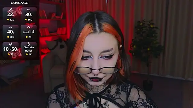 Snapshot of Mistress__Marcelline chatting on 06-19-26, 02:05 Mistress Marcelline online show from 06-19-26, 02:05
