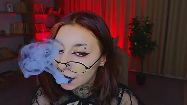 Snapshot of Mistress__Marcelline chatting on 06-25-26, 05:12 Mistress Marcelline online show from 06-25-26, 05:12