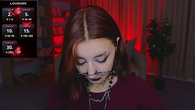 Snapshot of Mistress__Marcelline chatting on 06-27-26, 01:21 Mistress Marcelline online show from 06-27-26, 01:21