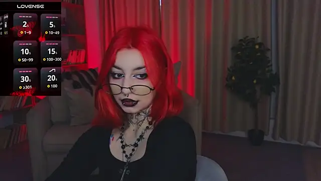 Snapshot of Mistress__Marcelline chatting on 06-30-26, 01:39 Mistress Marcelline online show from 06-30-26, 01:39