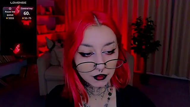 Snapshot of Mistress__Marcelline chatting on 07-10-26, 01:43 Mistress Marcelline online show from 07-10-26, 01:43