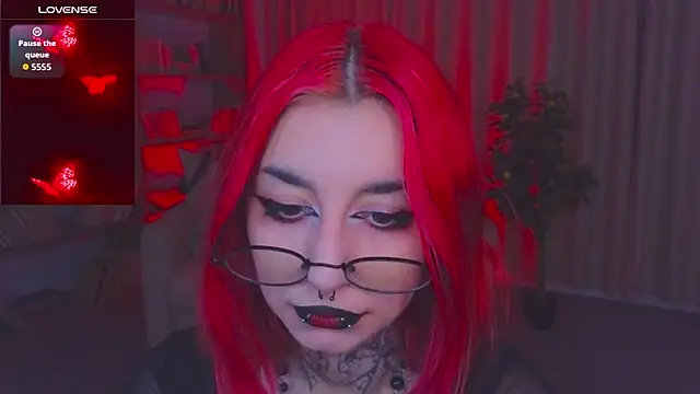 Snapshot of Mistress__Marcelline chatting on 07-15-26, 01:44 Mistress Marcelline online show from 07-15-26, 01:44