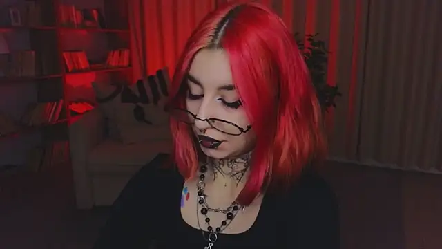 Snapshot of Mistress__Marcelline chatting on 07-21-26, 01:52 Mistress Marcelline online show from 07-21-26, 01:52