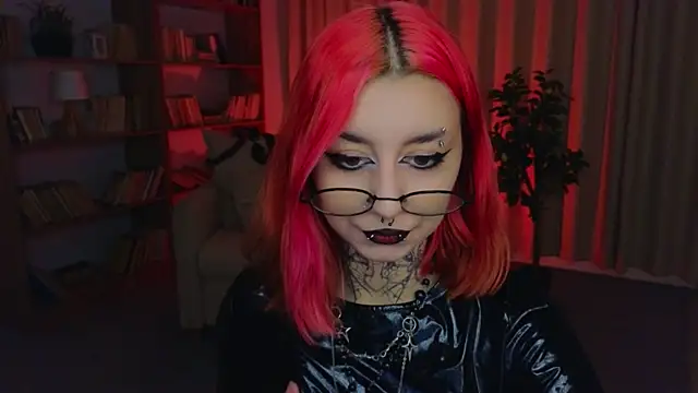 Snapshot of Mistress__Marcelline chatting on 07-24-26, 01:36 Mistress Marcelline online show from 07-24-26, 01:36
