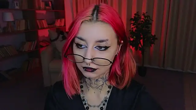 Snapshot of Mistress__Marcelline chatting on 07-25-26, 02:09 Mistress Marcelline online show from 07-25-26, 02:09