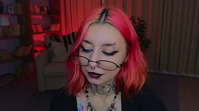 Snapshot of Mistress__Marcelline chatting on 07-31-26, 02:00 Mistress Marcelline online show from 07-31-26, 02:00