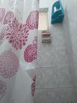 Snapshot of Valenn_fernandez chatting on 03-10-26, 03:06 Valenn fernandez online show from 03-10-26, 03:06