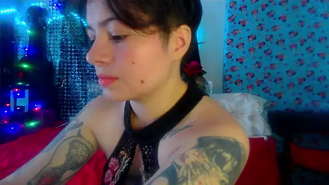 Snapshot of Mitsuha_gate chatting on 11-14-25, 02:49 Mitsuha gate online show from 11-14-25, 02:49