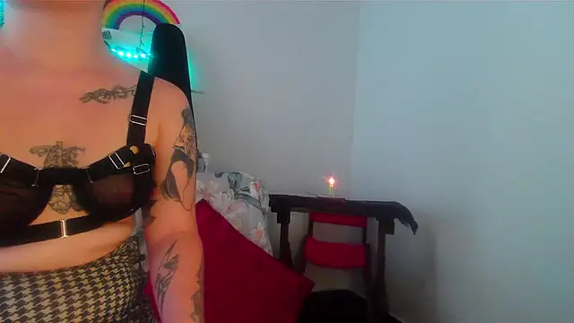 Snapshot of Mitsuha_gate chatting on 11-25-25, 02:17 Mitsuha gate online show from 11-25-25, 02:17