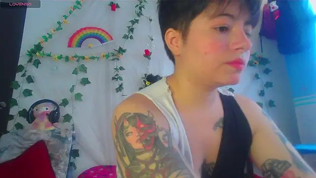 Snapshot of Mitsuha_gate chatting on 12-16-25, 02:33 Mitsuha gate online show from 12-16-25, 02:33