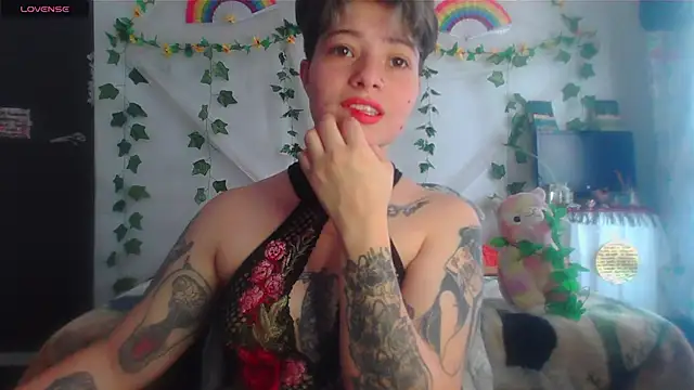 Snapshot of Mitsuha_gate chatting on 02-15-26, 03:53 Mitsuha gate online show from 02-15-26, 03:53