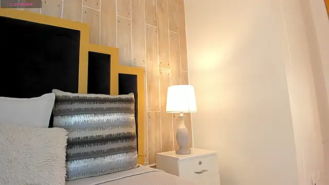 isabellasouza online show from 01-06-26, 07:50