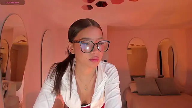 SophieHouston  online show from 07-01-26, 02:24
