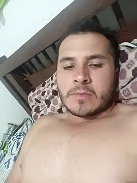 Snapshot of santiii___12 chatting on 11-18-25, 04:17 santiii 12 online show from 11-18-25, 04:17