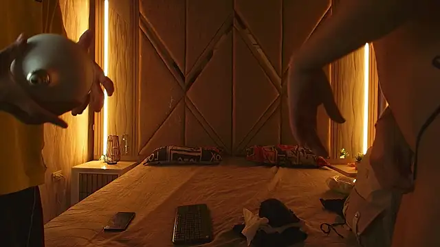 Hotcouple 222 online show from 03-18-26, 07:28