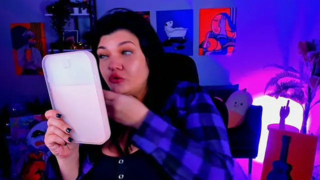 MaryHarrys online show from 10-24-25, 08:27