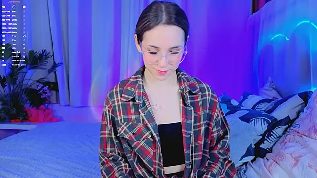 -CindyLou online show from 11-22-25, 05:17