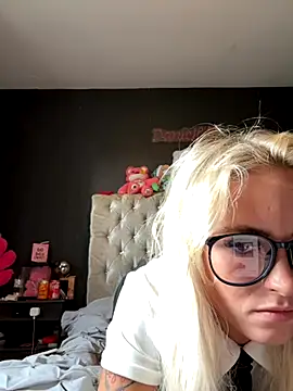 ShortySweet online show from 09-15-25, 03:34