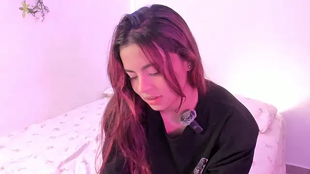 Snapshot of valy_shyness chatting on 11-18-25, 02:17 valy shyness online show from 11-18-25, 02:17