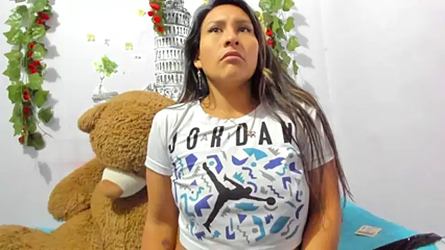 NataliaAndJulliam online show from 12-18-25, 04:29