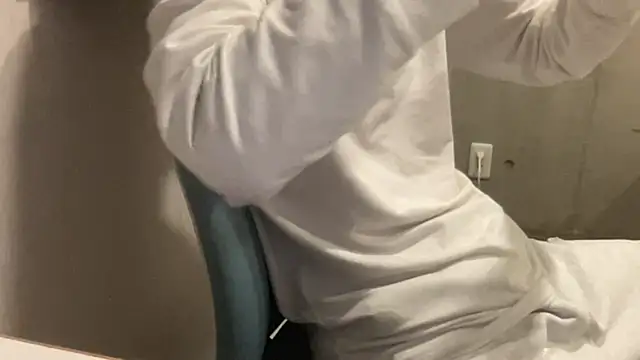 Lotus boy online show from 10-31-25, 12:28