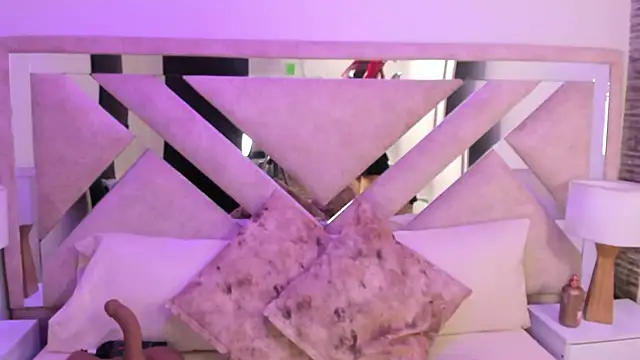 ximena vasquez8 online show from 12-14-25, 01:22