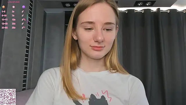 ElvinaRose online show from 10-20-25, 03:40