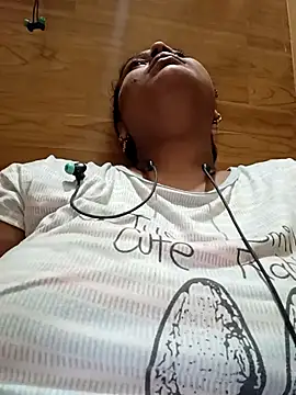 Snapshot of Cute_Amiya chatting on 09-15-25, 08:25 Cute Amiya online show from 09-15-25, 08:25