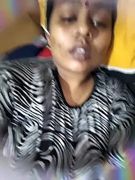 Snapshot of Cute_Amiya chatting on 10-25-25, 01:18 Cute Amiya online show from 10-25-25, 01:18