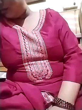 Snapshot of Cute_Amiya chatting on 11-04-25, 07:29 Cute Amiya online show from 11-04-25, 07:29