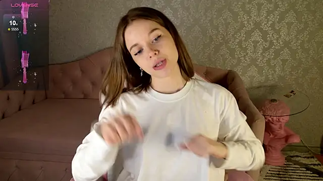 Snapshot of land_of_sweets chatting on 11-28-25, 07:16 land of sweets online show from 11-28-25, 07:16