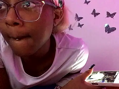 Snapshot of Moxhavix chatting on 11-08-25, 06:02 Moxhavix online show from 11-08-25, 06:02