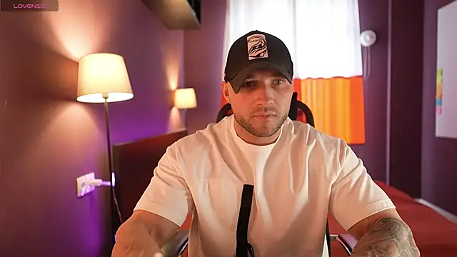 RikAdlerr online show from 04-10-26, 08:19