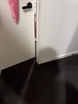 Snapshot of Reacher110565 chatting on 10-18-25, 11:11 Reacher110565 online show from 10-18-25, 11:11