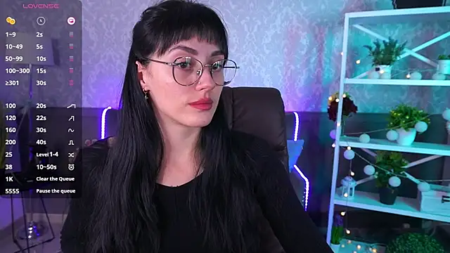 EviLune online show from 10-23-25, 06:02