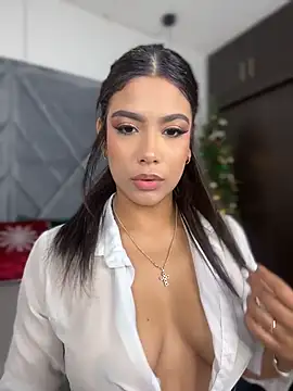 Snapshot of OneInAMillionXXX chatting on 12-14-25, 03:06 OneInAMillionXXX online show from 12-14-25, 03:06