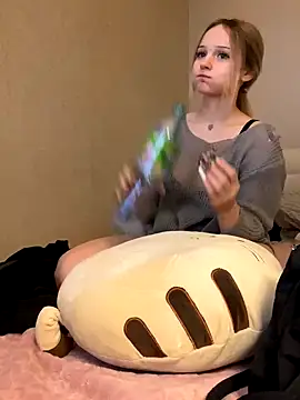 Snapshot of softlyblessed chatting on 10-09-25, 09:46 softlyblessed online show from 10-09-25, 09:46