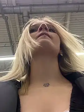 Snapshot of softlyblessed chatting on 11-04-25, 03:55 softlyblessed online show from 11-04-25, 03:55