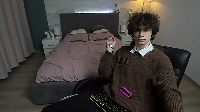 Snapshot of Edvard_Blare chatting on 09-12-25, 05:35 Edvard Blare online show from 09-12-25, 05:35