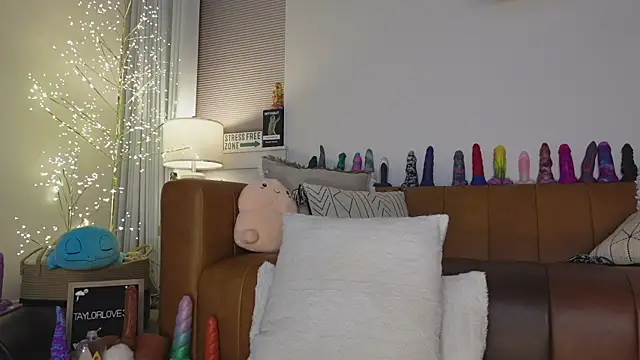 Taylorlove303 online show from 04-05-26, 10:12