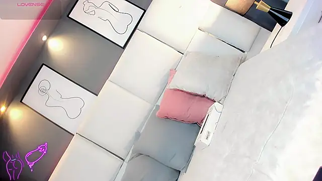 LiaFernandaa online show from 04-17-26, 01:36