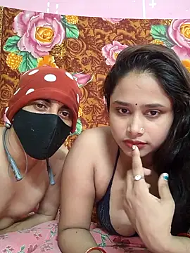 Snapshot of Seducing_couple chatting on 05-10-26, 04:50 Seducing couple online show from 05-10-26, 04:50