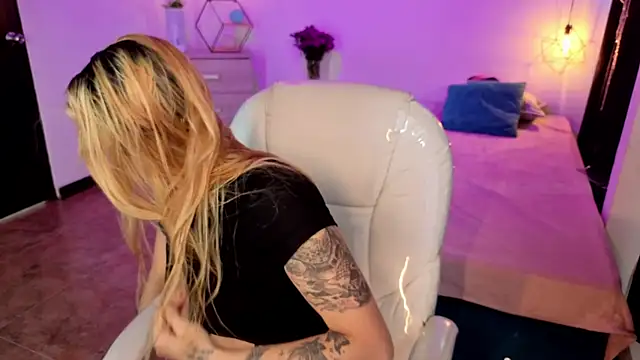 Jennaa Cooper online show from 11-08-25, 05:45