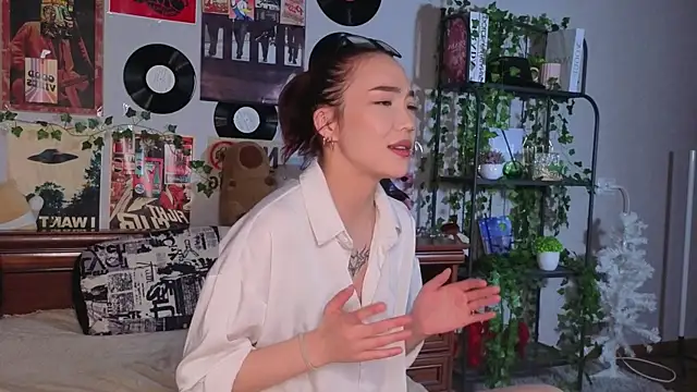 OdetteBiddy online show from 11-08-25, 08:29